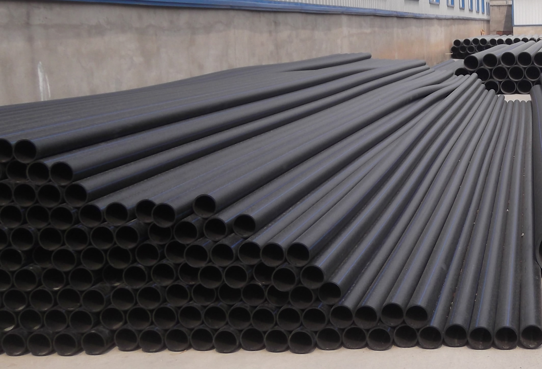 PE100给水管材市场动态 新型材与最新价格解析